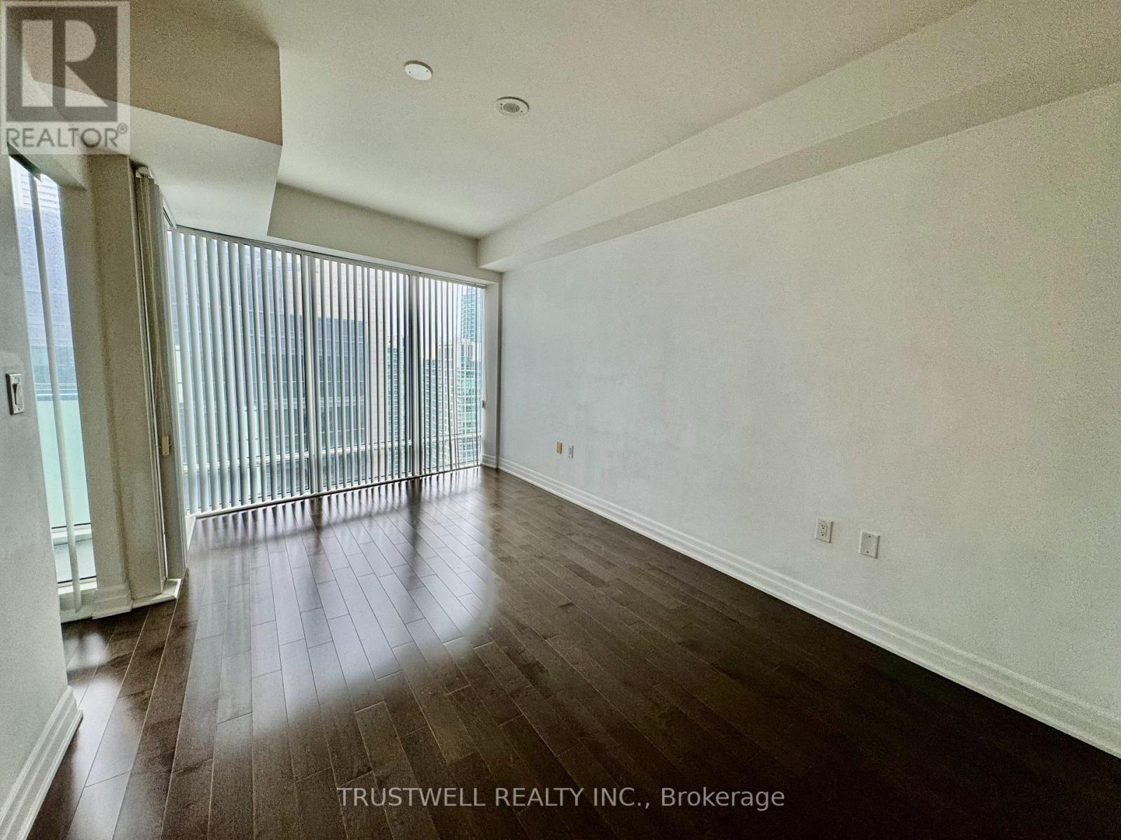 3601 - 8 The Esplanade, Toronto, Ontario  M5E 0A6 - Photo 5 - C12889008