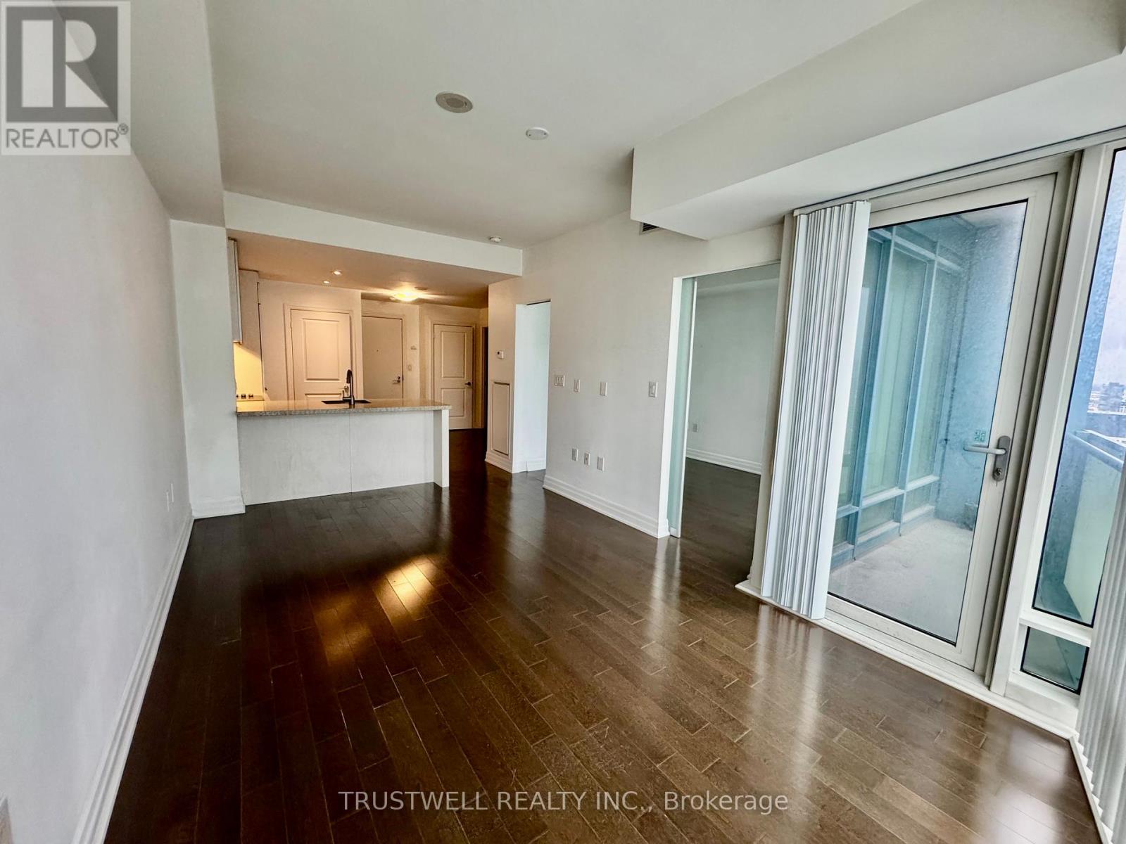 3601 - 8 The Esplanade, Toronto, Ontario  M5E 0A6 - Photo 7 - C12889008