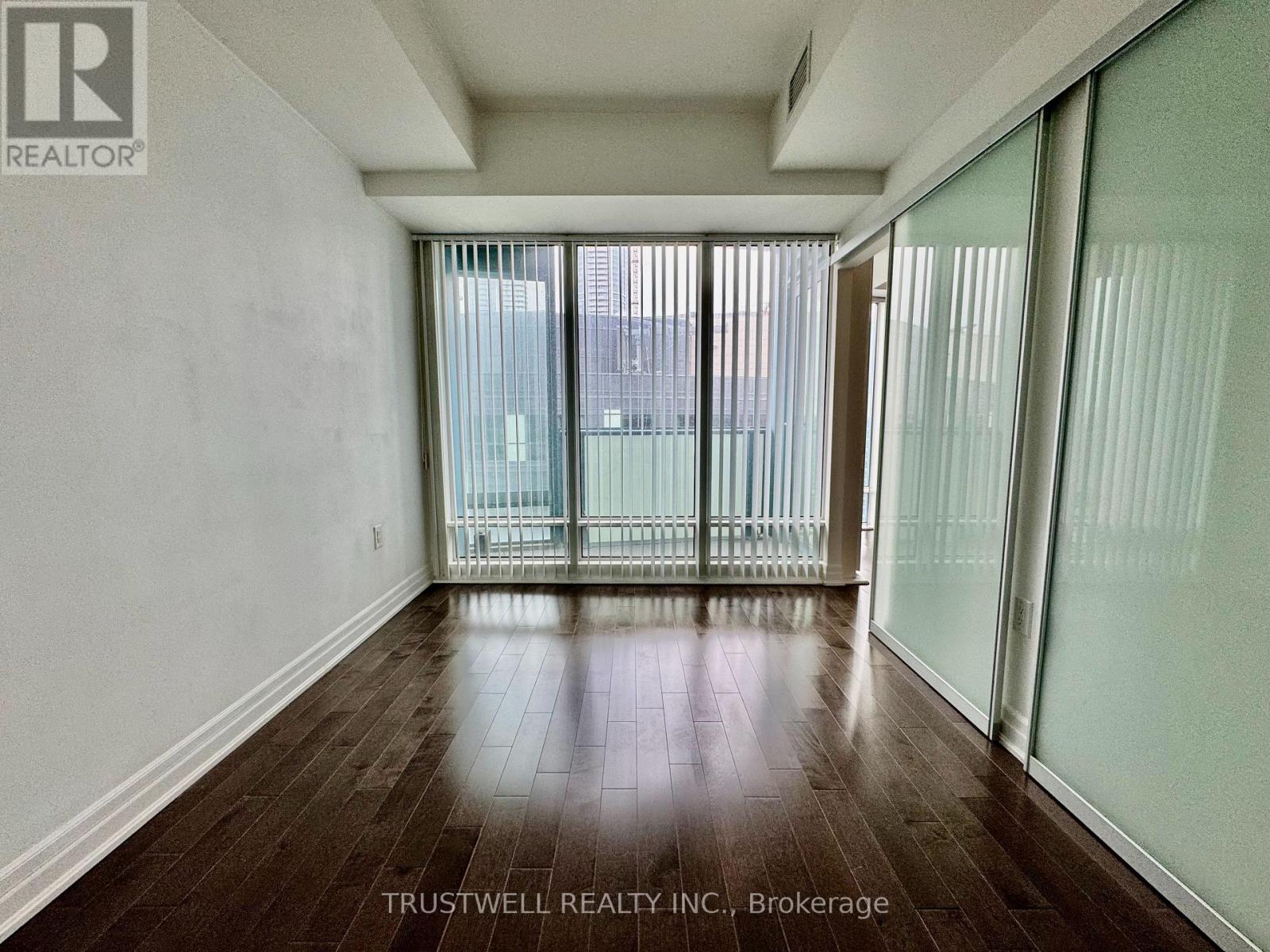 3601 - 8 The Esplanade, Toronto, Ontario  M5E 0A6 - Photo 9 - C12889008