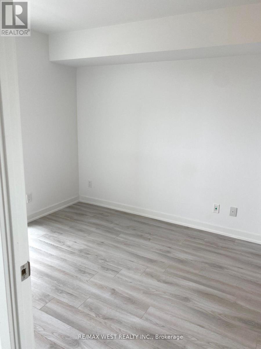 120 Varna Drive, Toronto, Ontario  M6A 2M1 - Photo 13 - C12889044