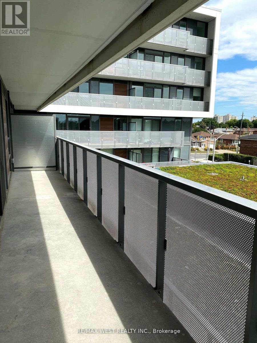 120 Varna Drive, Toronto, Ontario  M6A 2M1 - Photo 6 - C12889044