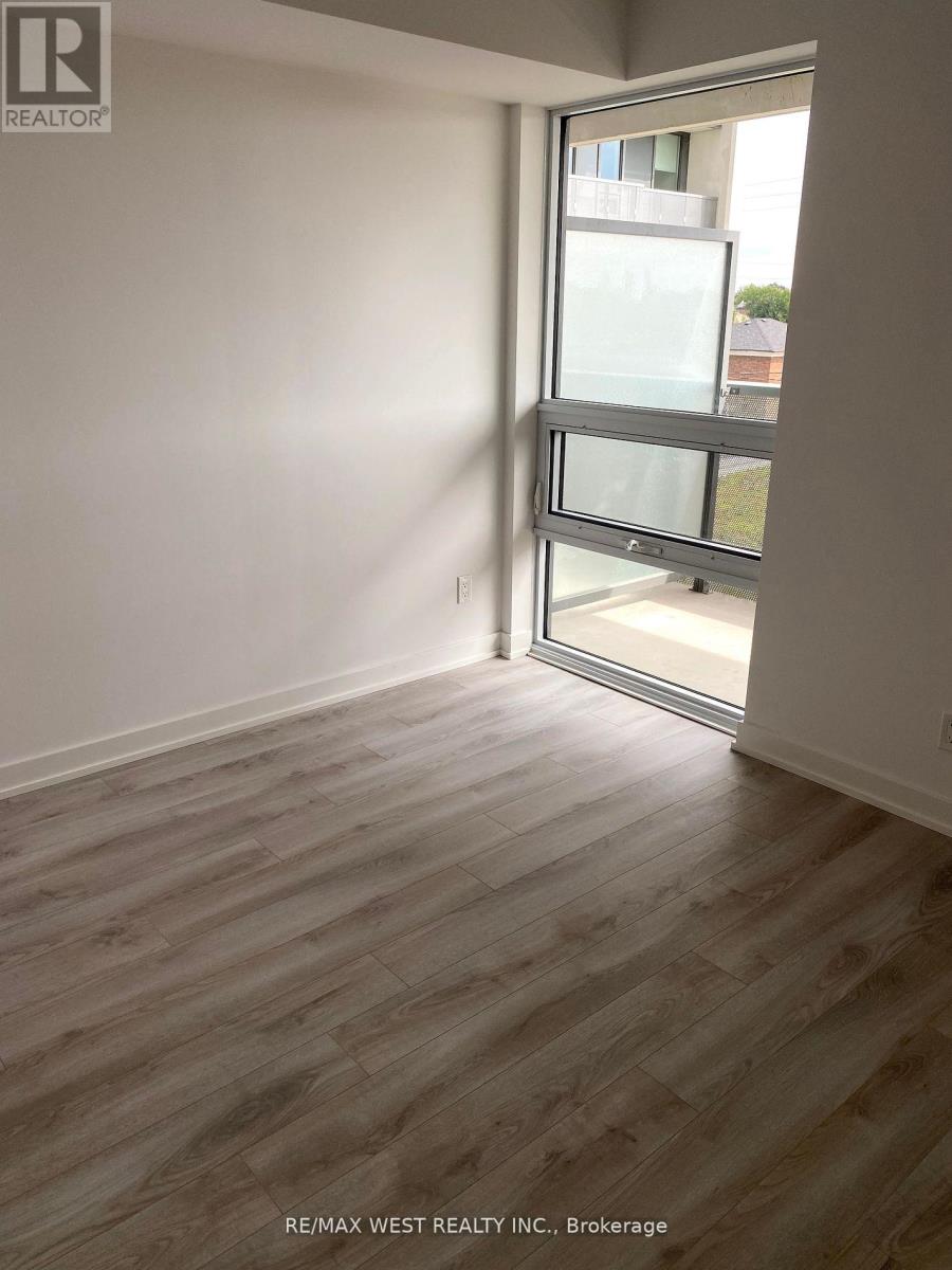 120 Varna Drive, Toronto, Ontario  M6A 2M1 - Photo 8 - C12889044