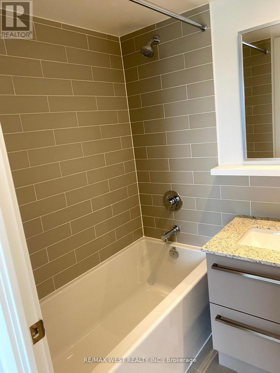 120 Varna Drive, Toronto, Ontario  M6A 2M1 - Photo 9 - C12889044