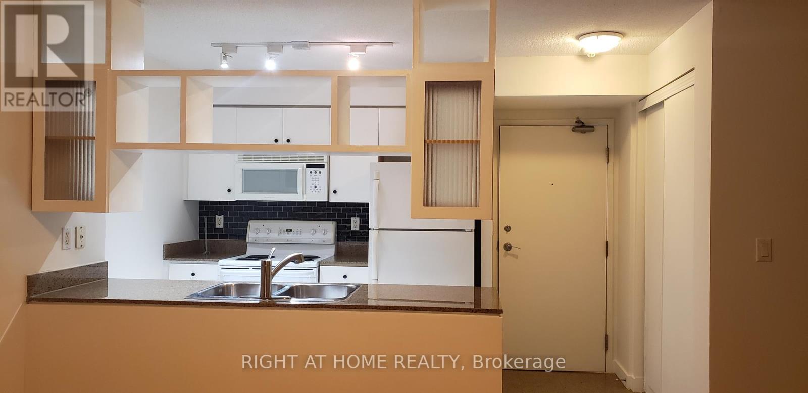 2305 - 397 Front Street W, Toronto, Ontario  M5V 3S1 - Photo 7 - C12889056