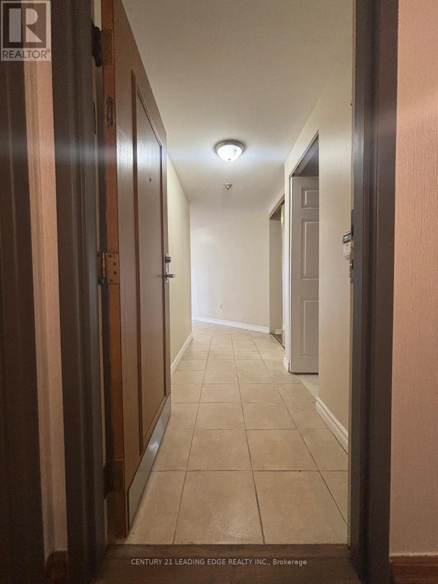 1901 - 7 Concorde Place, Toronto, Ontario  M3C 3N4 - Photo 3 - C12889082