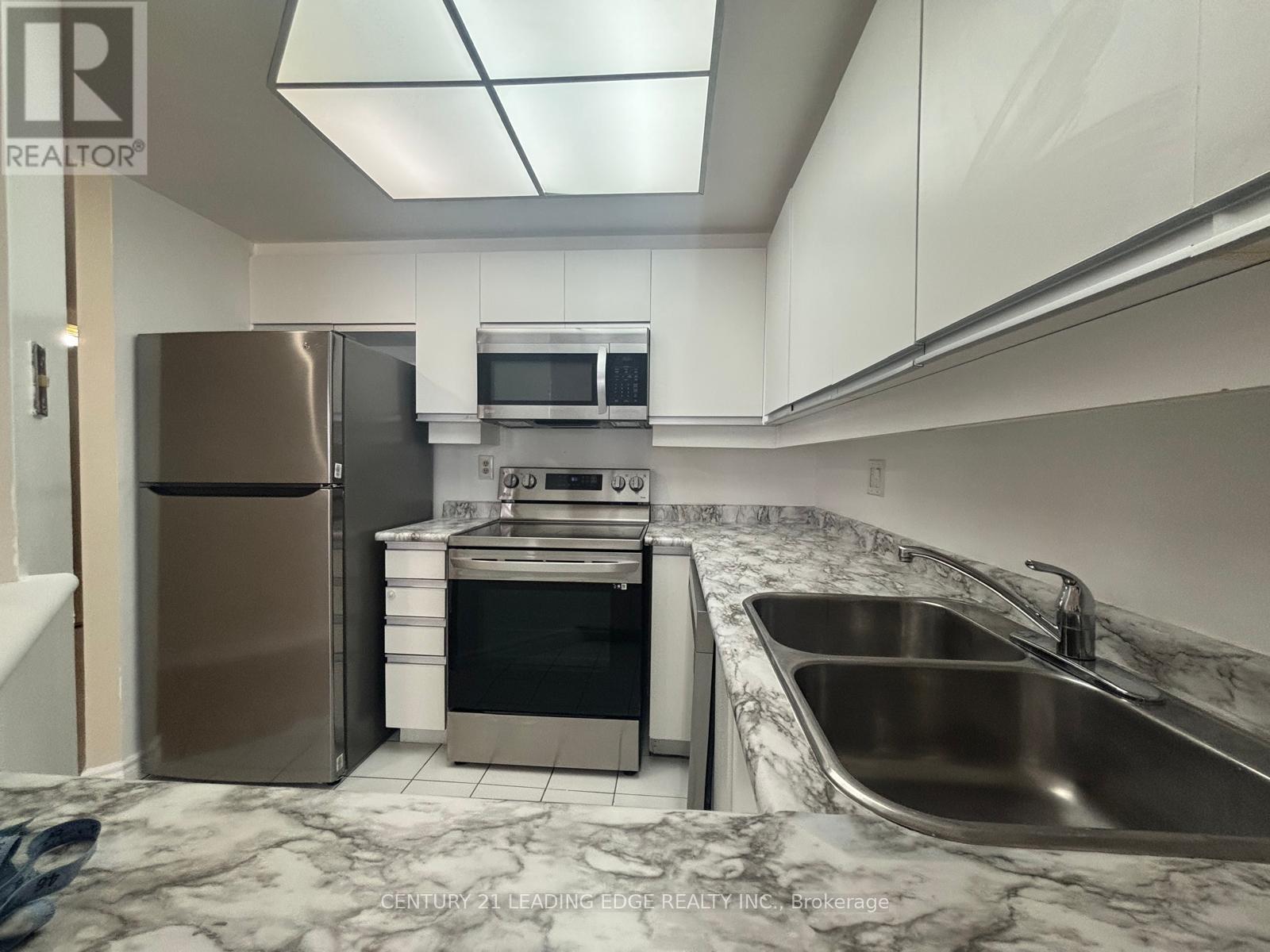 1901 - 7 Concorde Place, Toronto, Ontario  M3C 3N4 - Photo 7 - C12889082