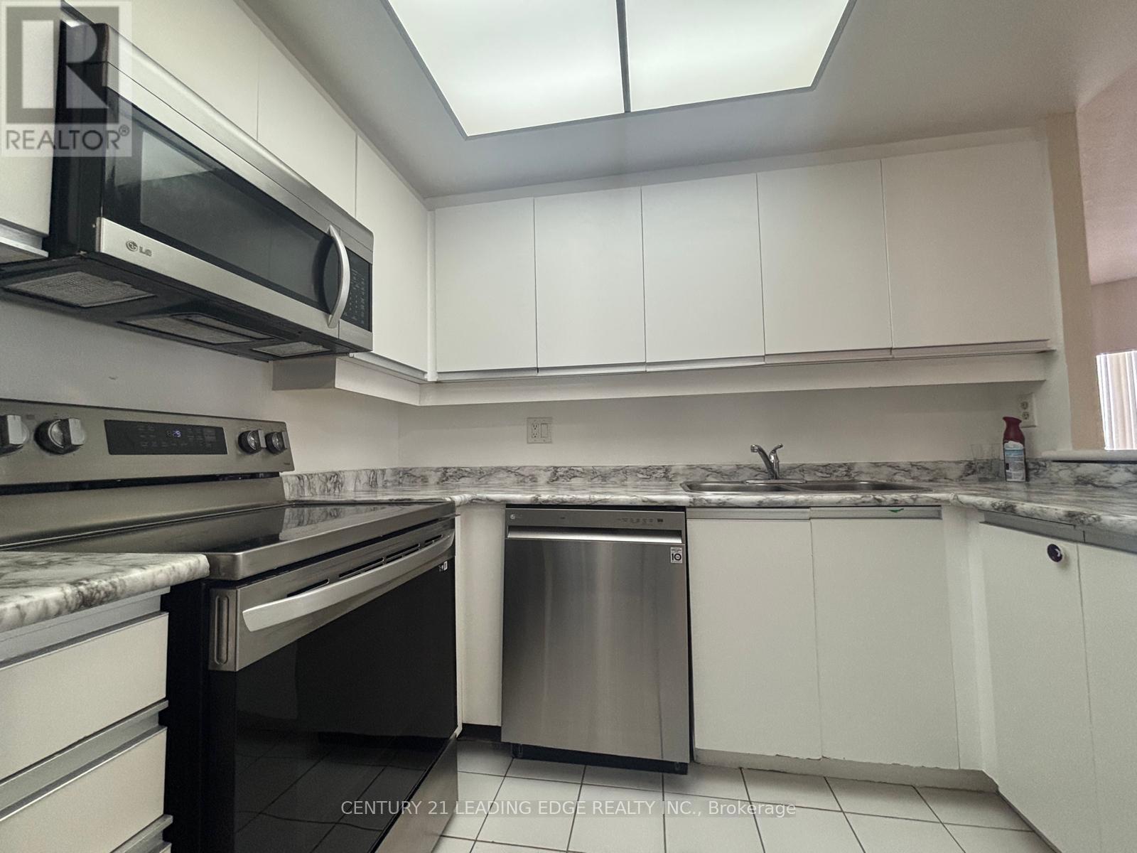 1901 - 7 Concorde Place, Toronto, Ontario  M3C 3N4 - Photo 8 - C12889082