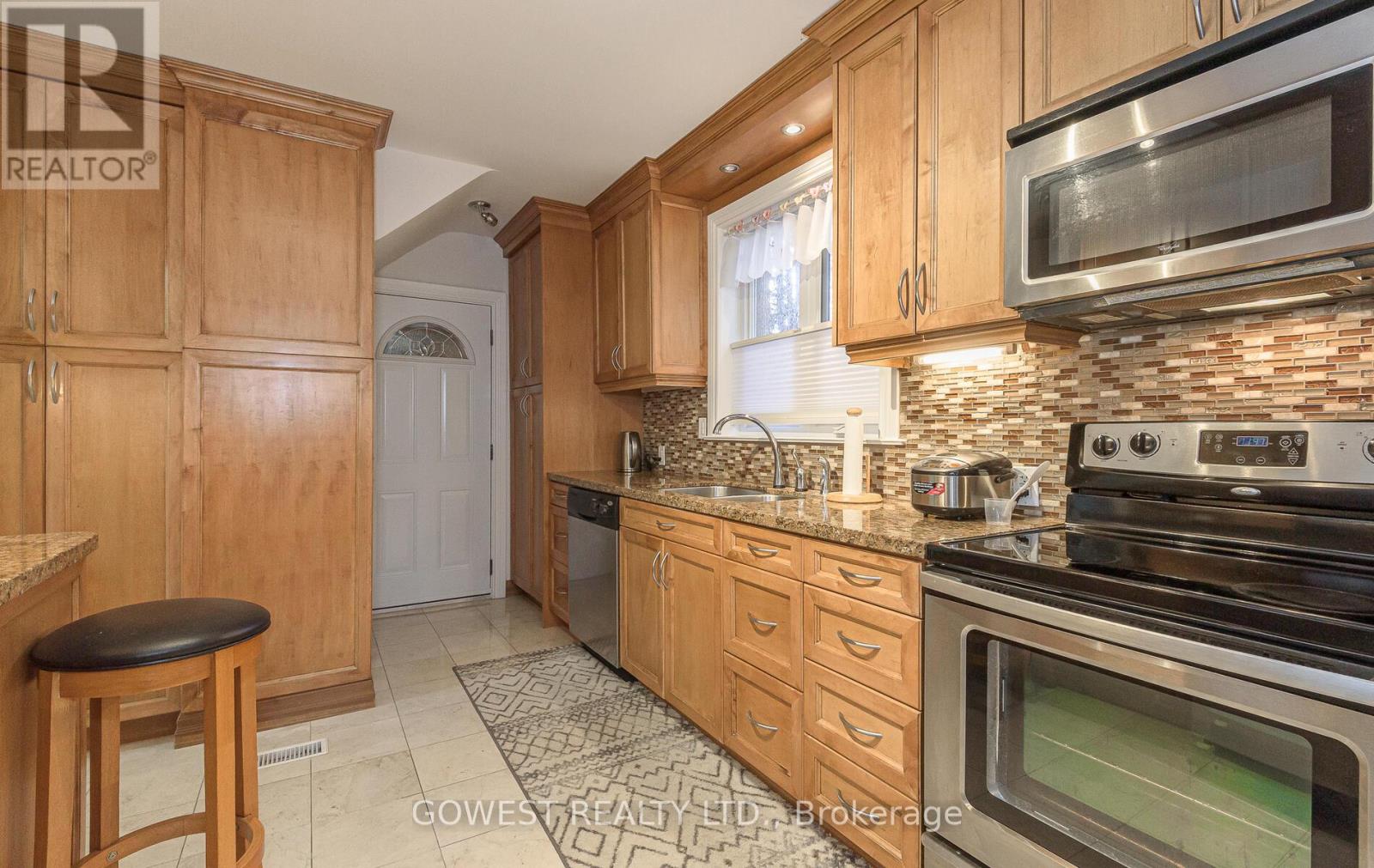 56 Panmure Crescent, Toronto, Ontario  M1K 4Y6 - Photo 14 - E12888956