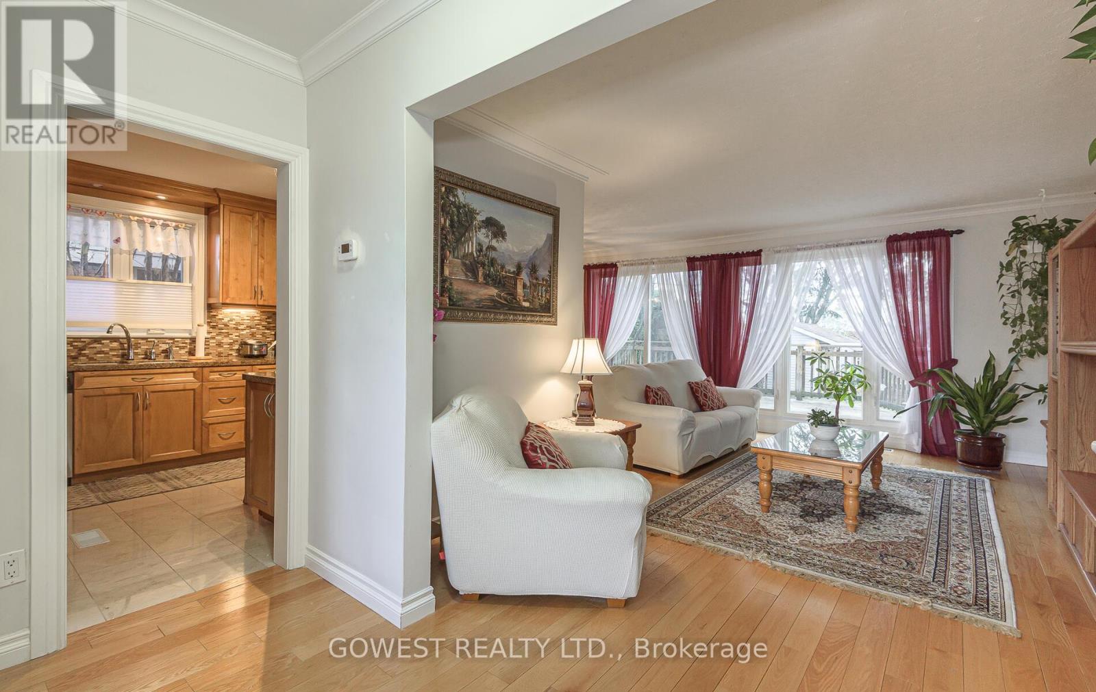 56 Panmure Crescent, Toronto, Ontario  M1K 4Y6 - Photo 9 - E12888956