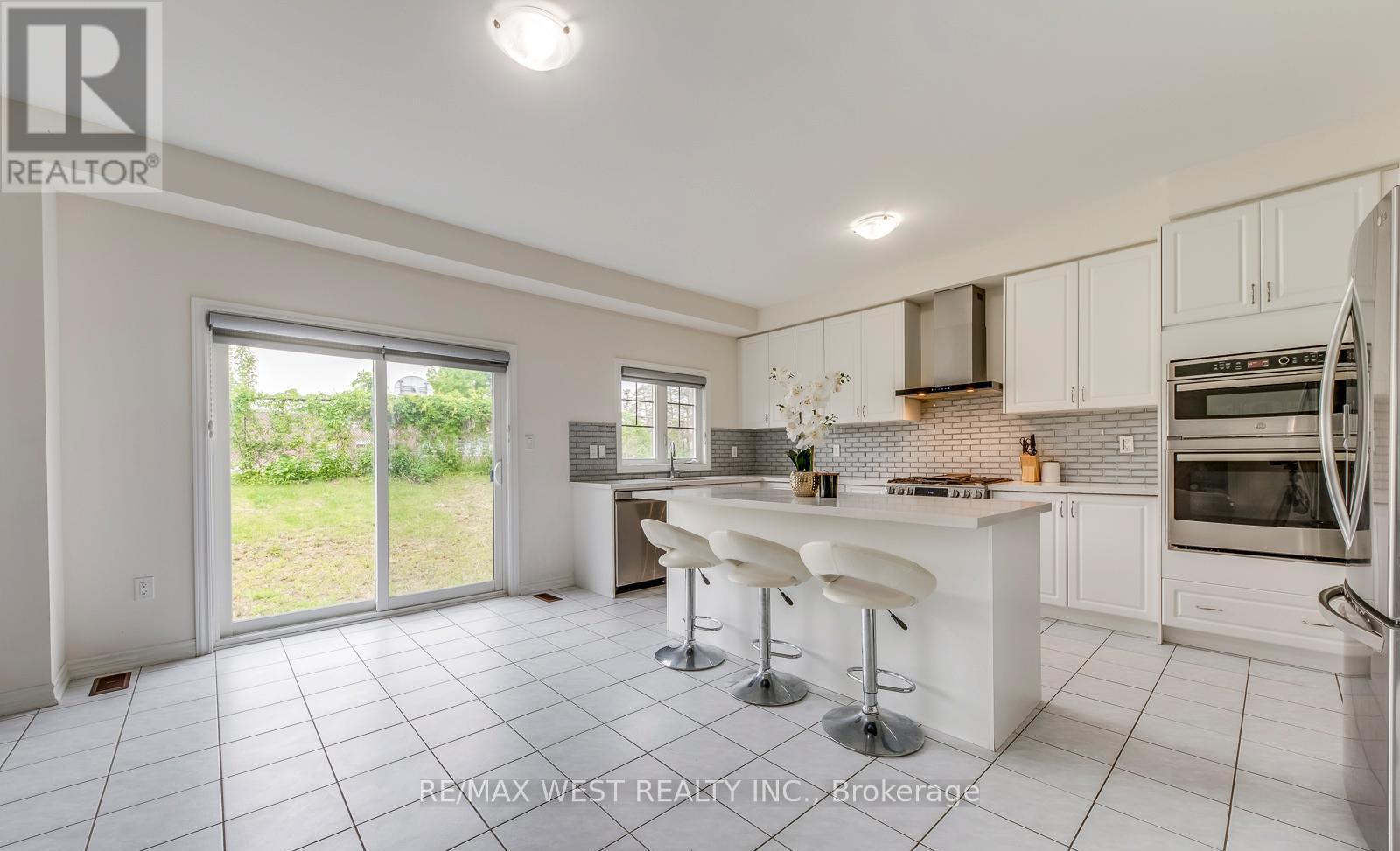 286 Danny Wheeler Boulevard, Georgina (Keswick North), Ontario  L4P 0J9 - Photo 15 - N12888900