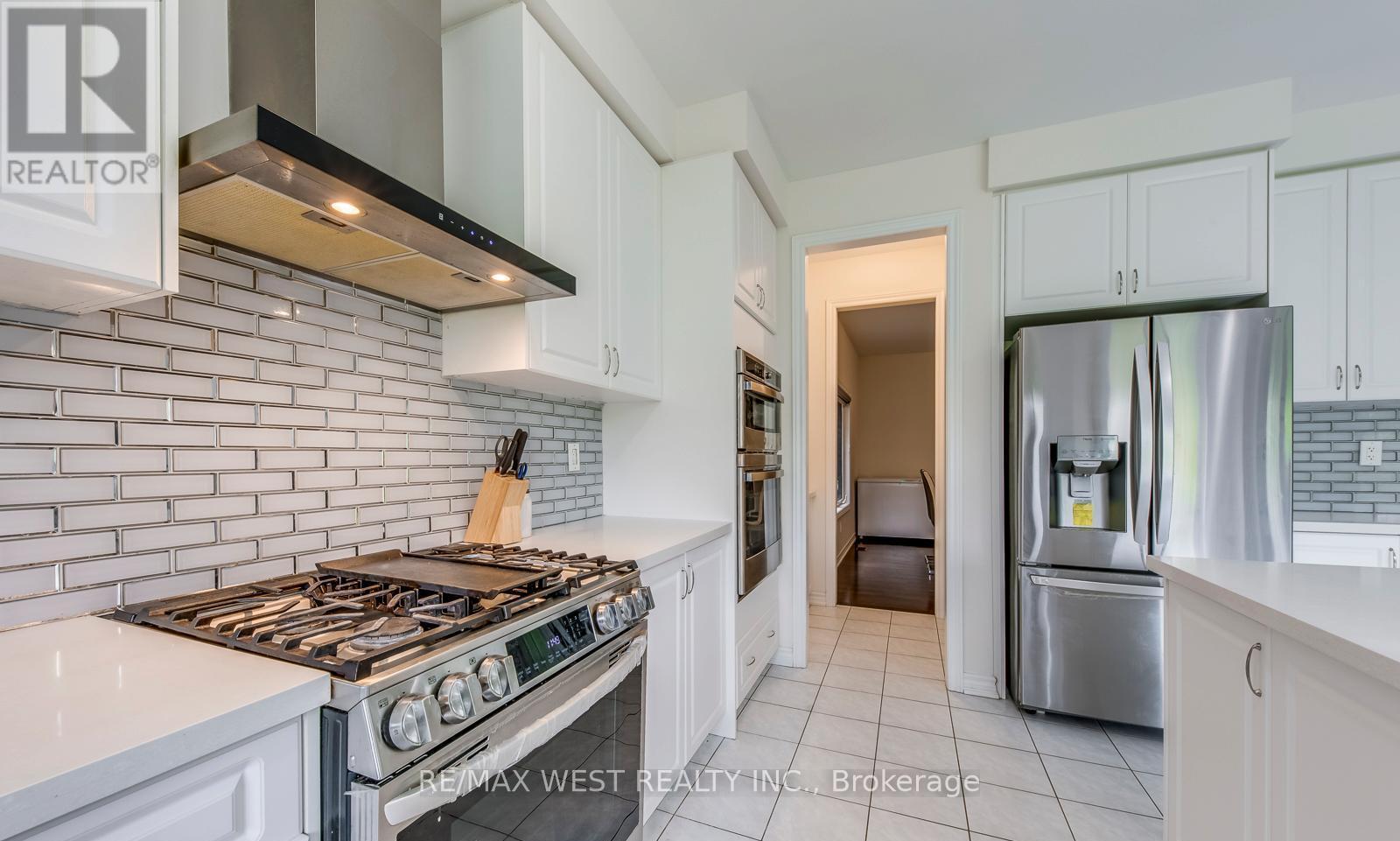 286 Danny Wheeler Boulevard, Georgina (Keswick North), Ontario  L4P 0J9 - Photo 23 - N12888900