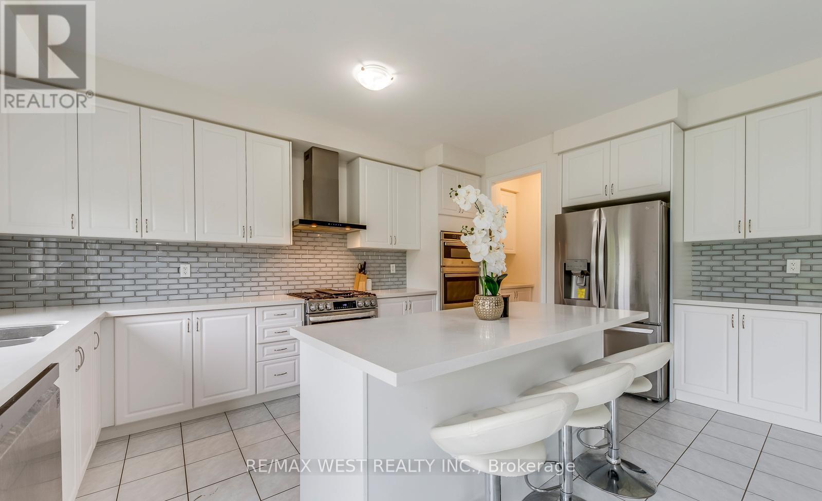 286 Danny Wheeler Boulevard, Georgina (Keswick North), Ontario  L4P 0J9 - Photo 25 - N12888900