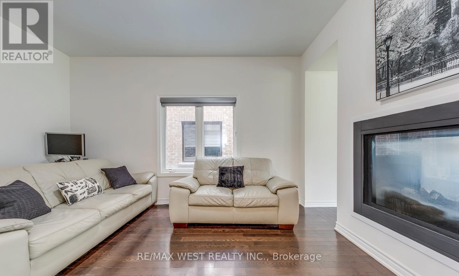 286 Danny Wheeler Boulevard, Georgina (Keswick North), Ontario  L4P 0J9 - Photo 5 - N12888900