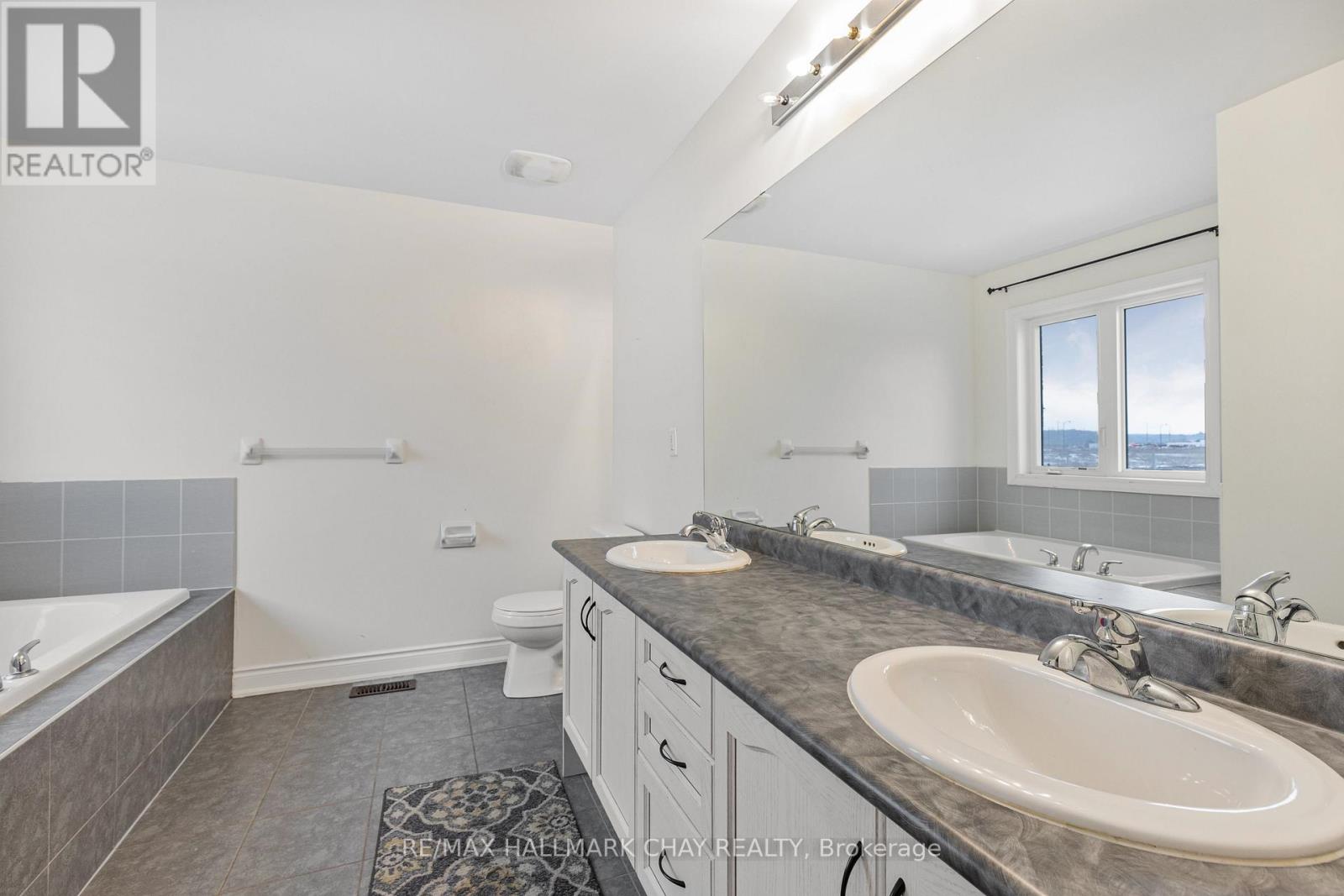 1340 Lormel Gate, Innisfil (Lefroy), Ontario  L0L 1W0 - Photo 13 - N12888918