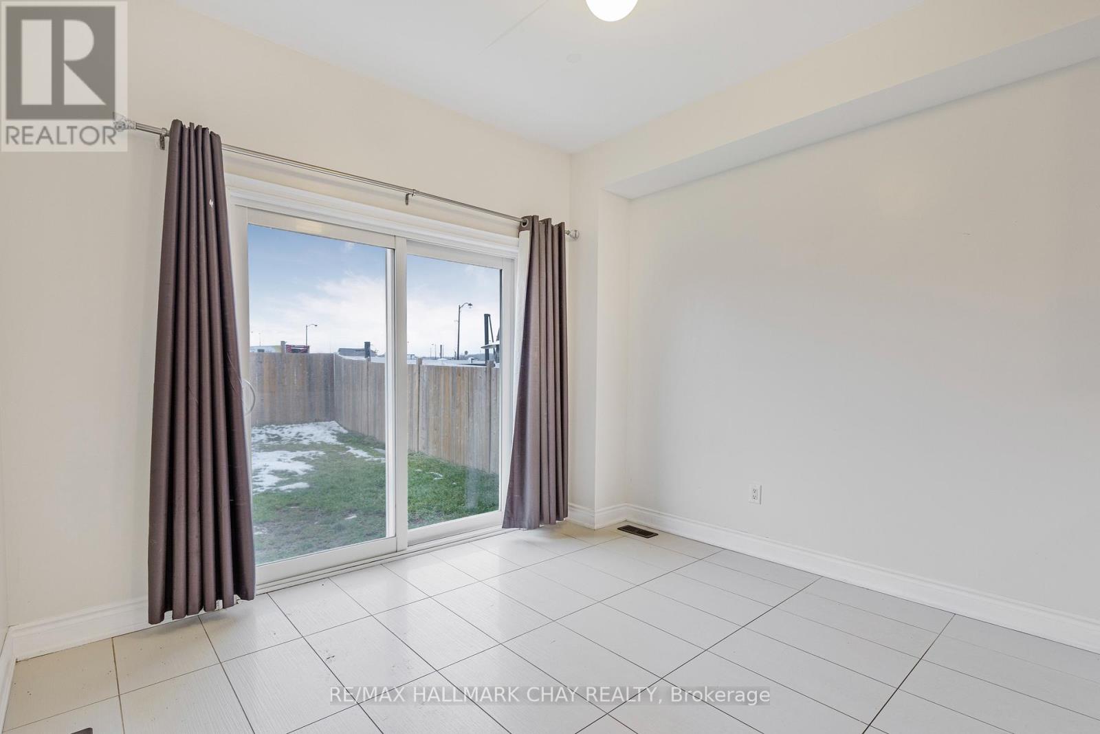 1340 Lormel Gate, Innisfil (Lefroy), Ontario  L0L 1W0 - Photo 8 - N12888918