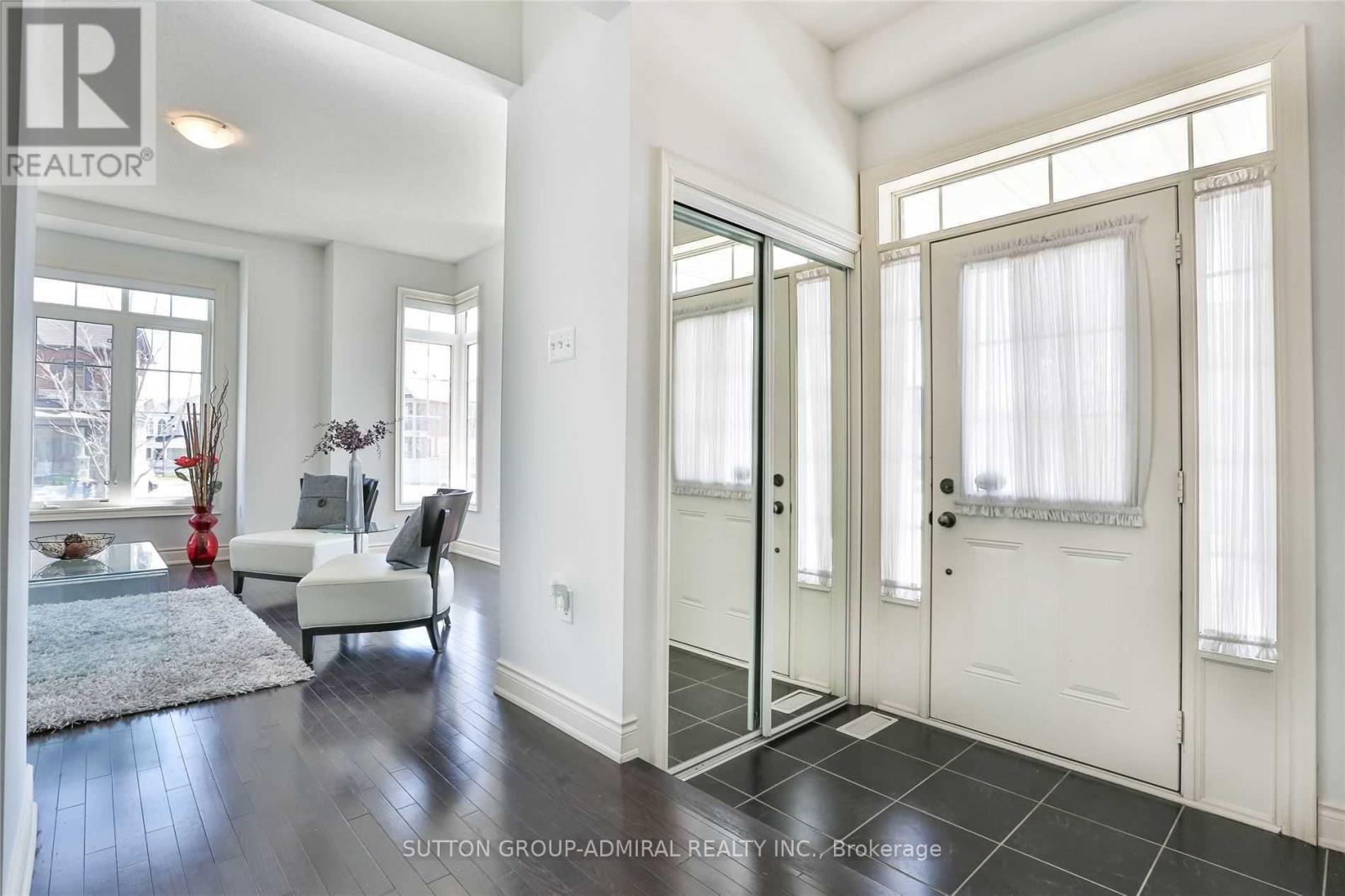 112 William Bartlett Drive, Markham, Ontario  L6C 0R4 - Photo 3 - N12888934