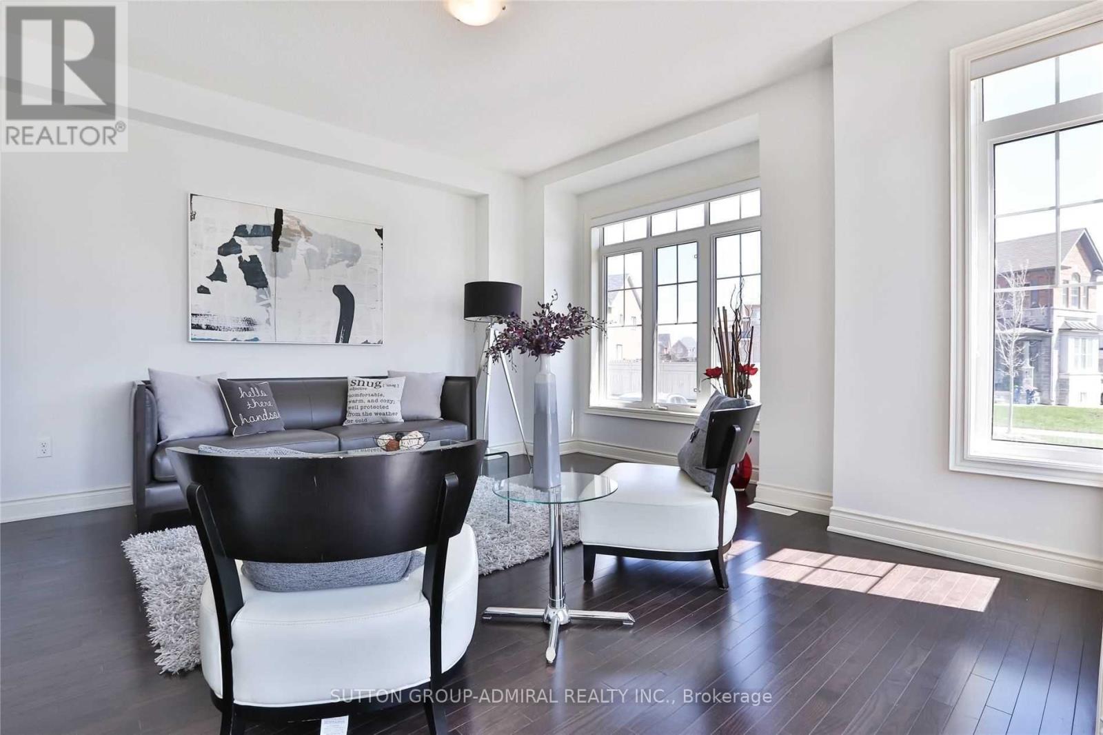 112 William Bartlett Drive, Markham, Ontario  L6C 0R4 - Photo 4 - N12888934