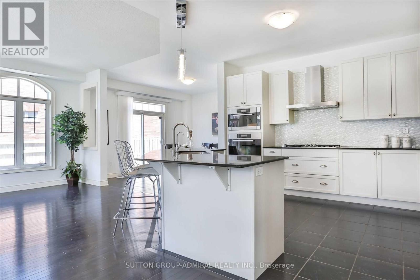 112 William Bartlett Drive, Markham, Ontario  L6C 0R4 - Photo 9 - N12888934