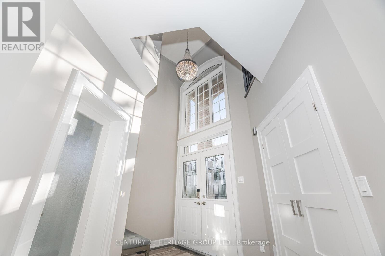 6 Vitlor Drive, Richmond Hill, Ontario  L4E 3W3 - Photo 17 - N12889016