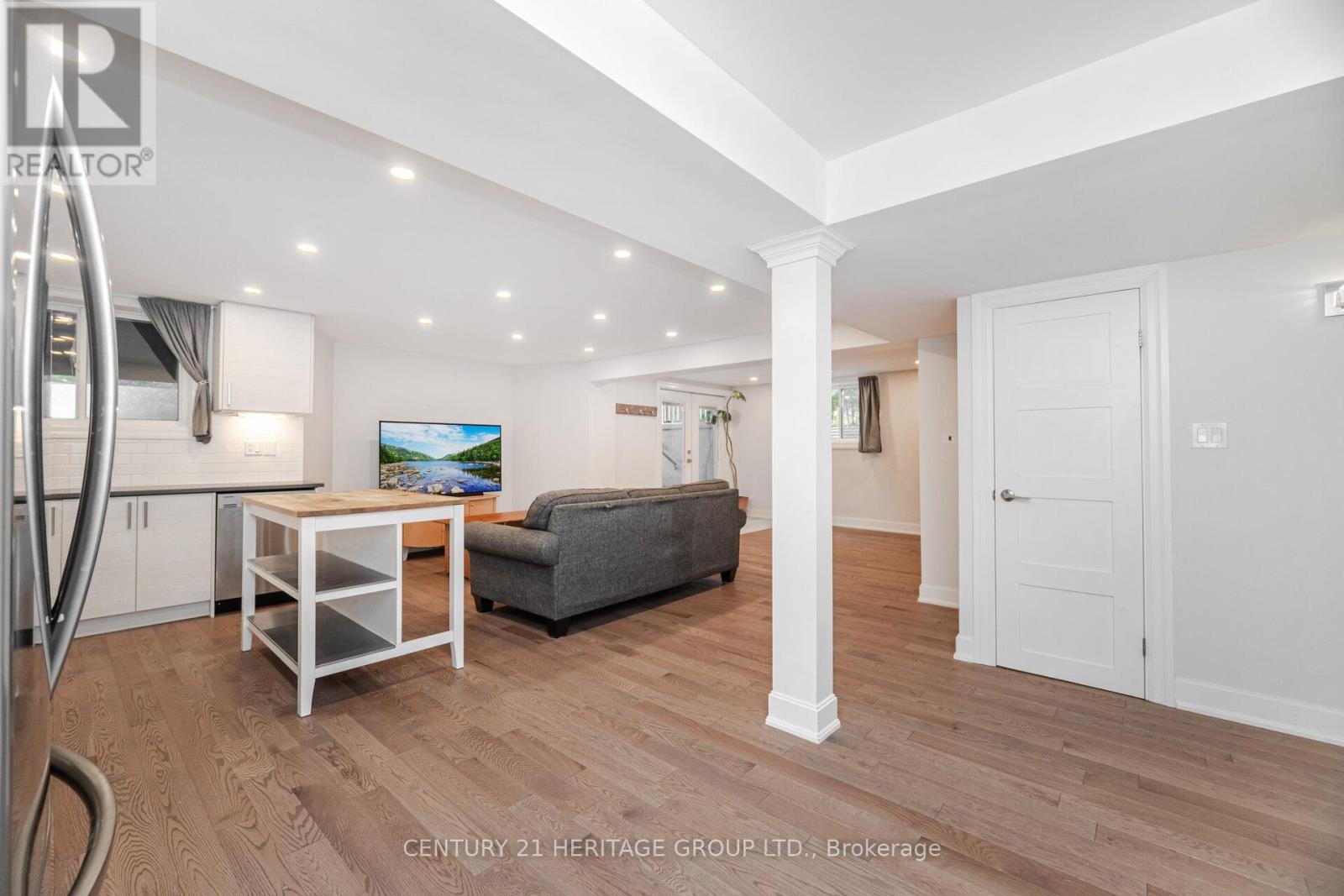 6 Vitlor Drive, Richmond Hill, Ontario  L4E 3W3 - Photo 34 - N12889016