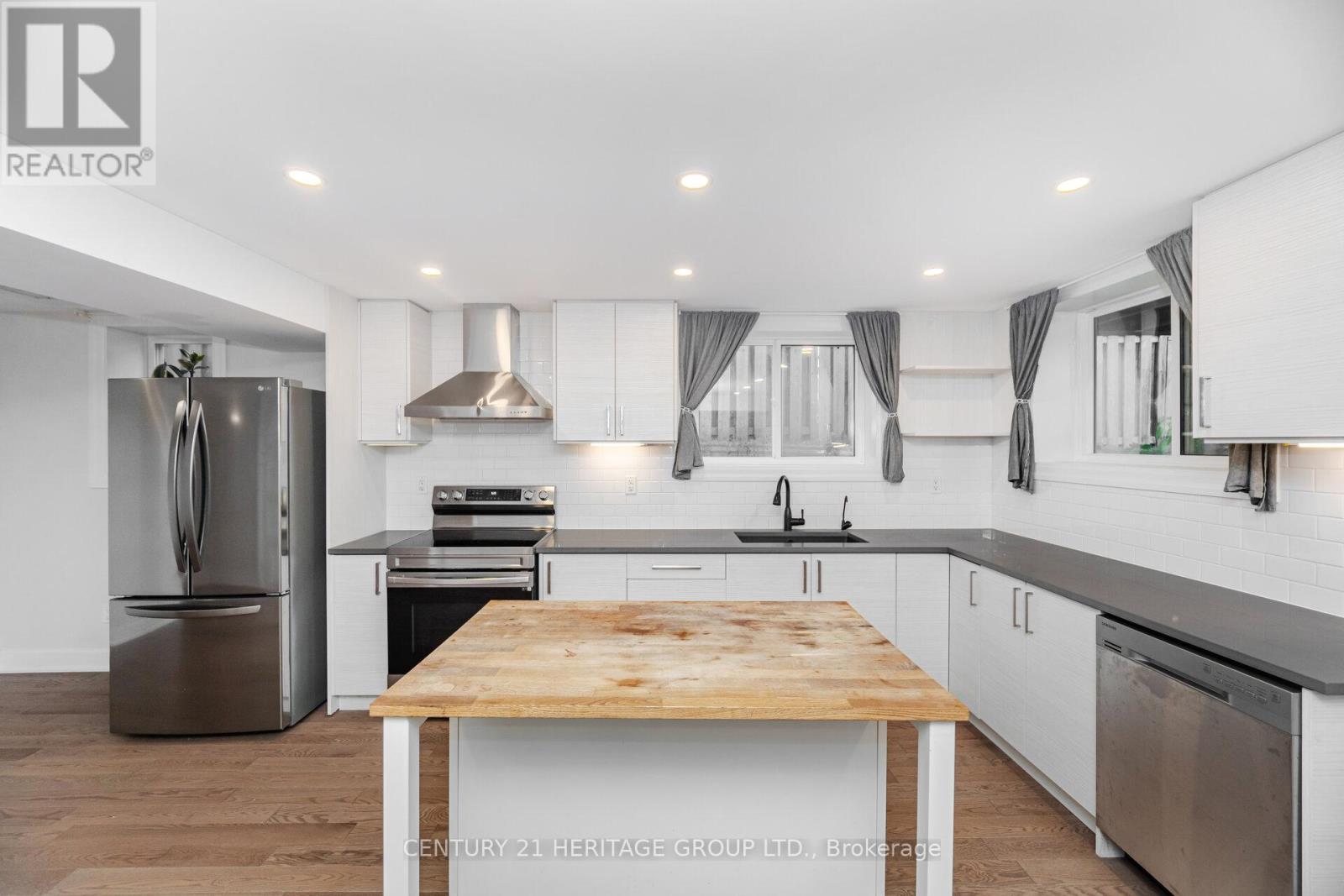 6 Vitlor Drive, Richmond Hill, Ontario  L4E 3W3 - Photo 36 - N12889016