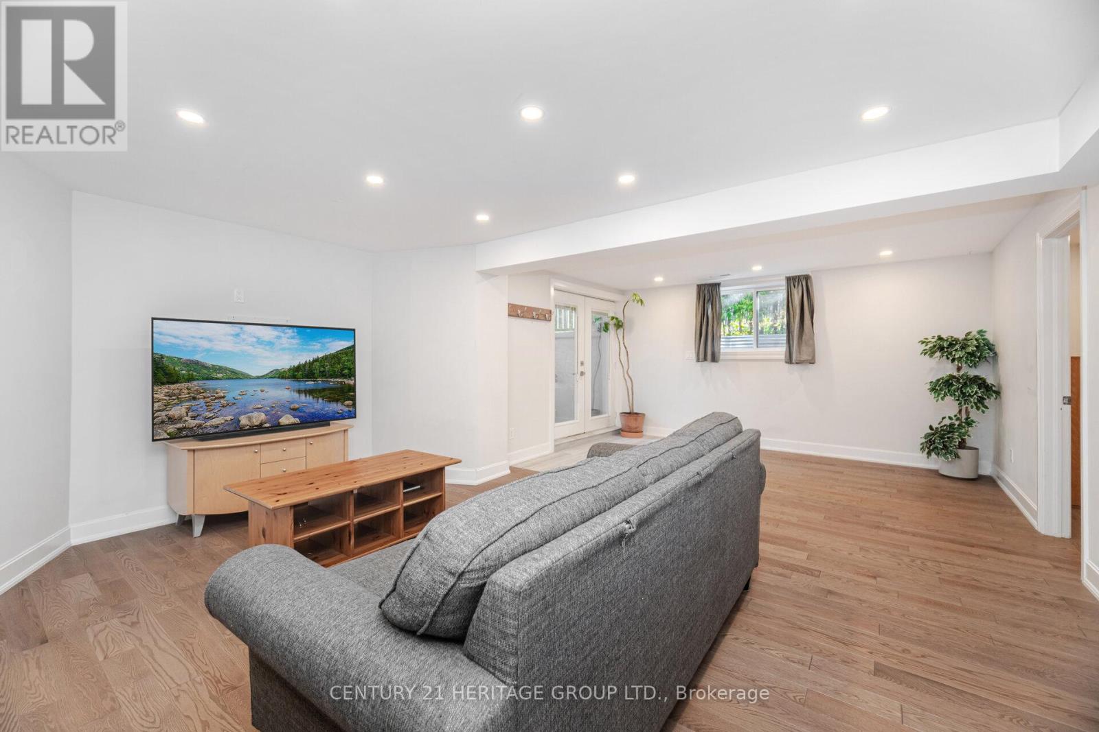 6 Vitlor Drive, Richmond Hill, Ontario  L4E 3W3 - Photo 38 - N12889016