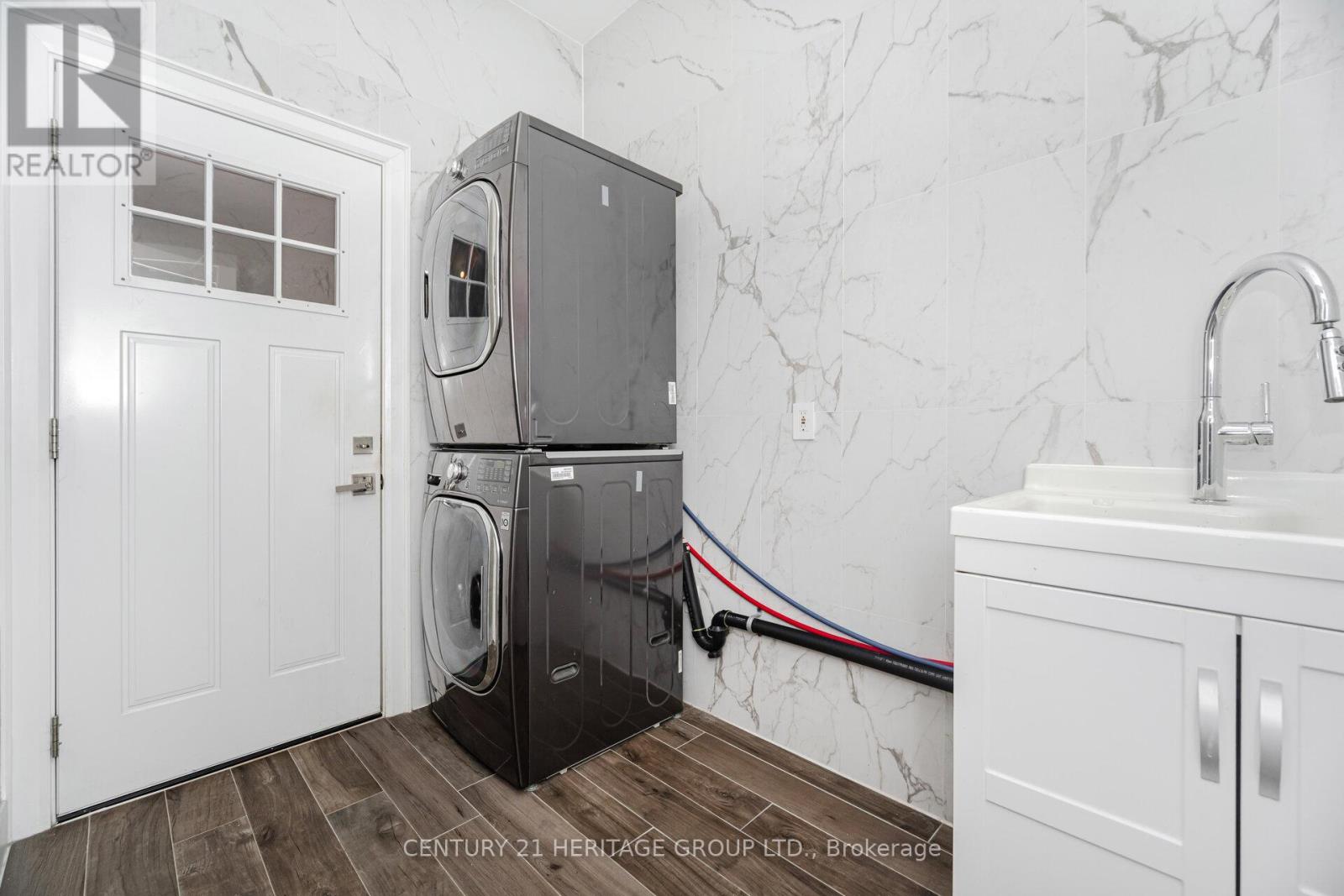 6 Vitlor Drive, Richmond Hill, Ontario  L4E 3W3 - Photo 47 - N12889016