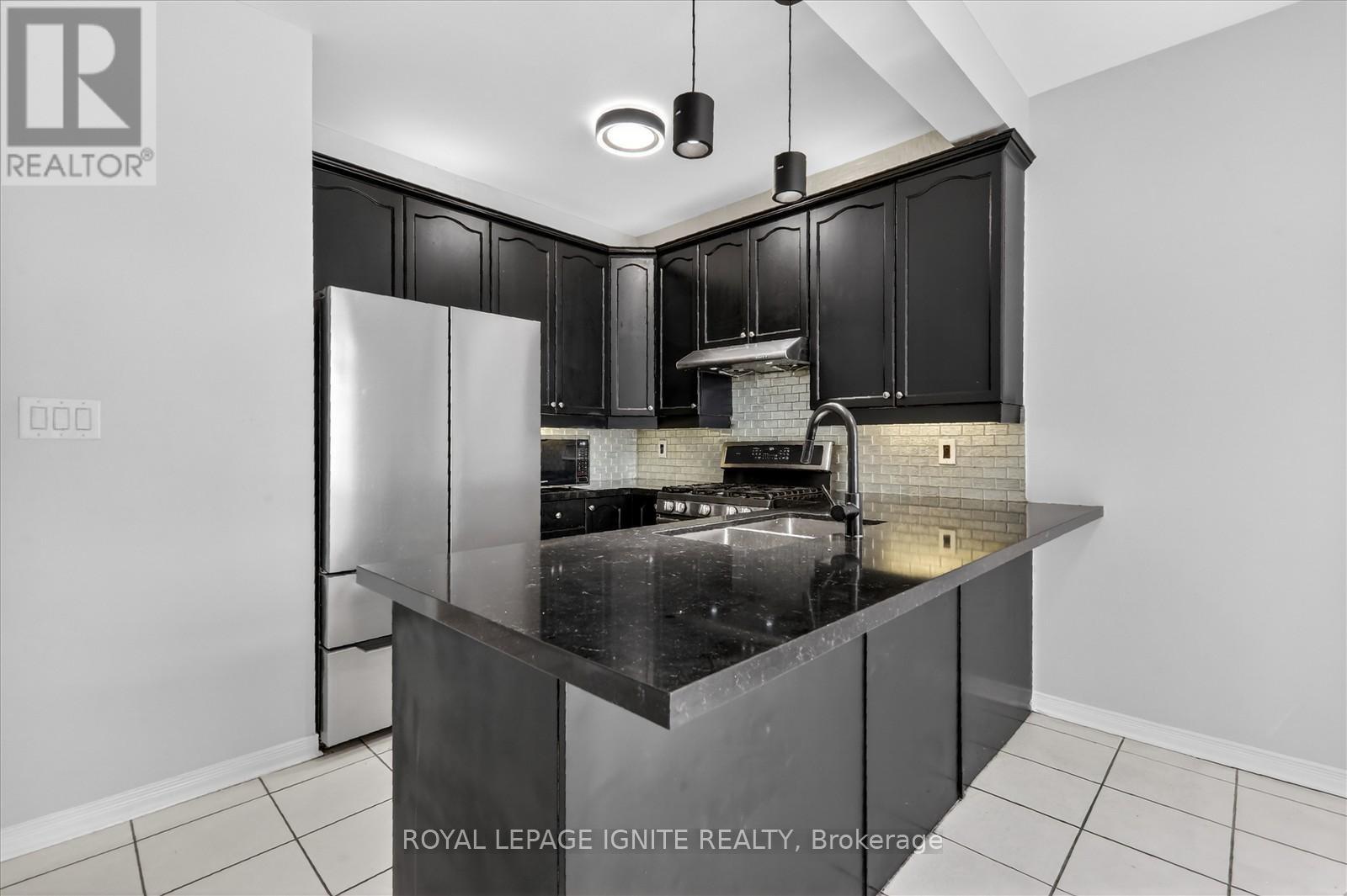 66 Alfred Paterson Drive, Markham, Ontario  L6E 1J5 - Photo 12 - N12889090