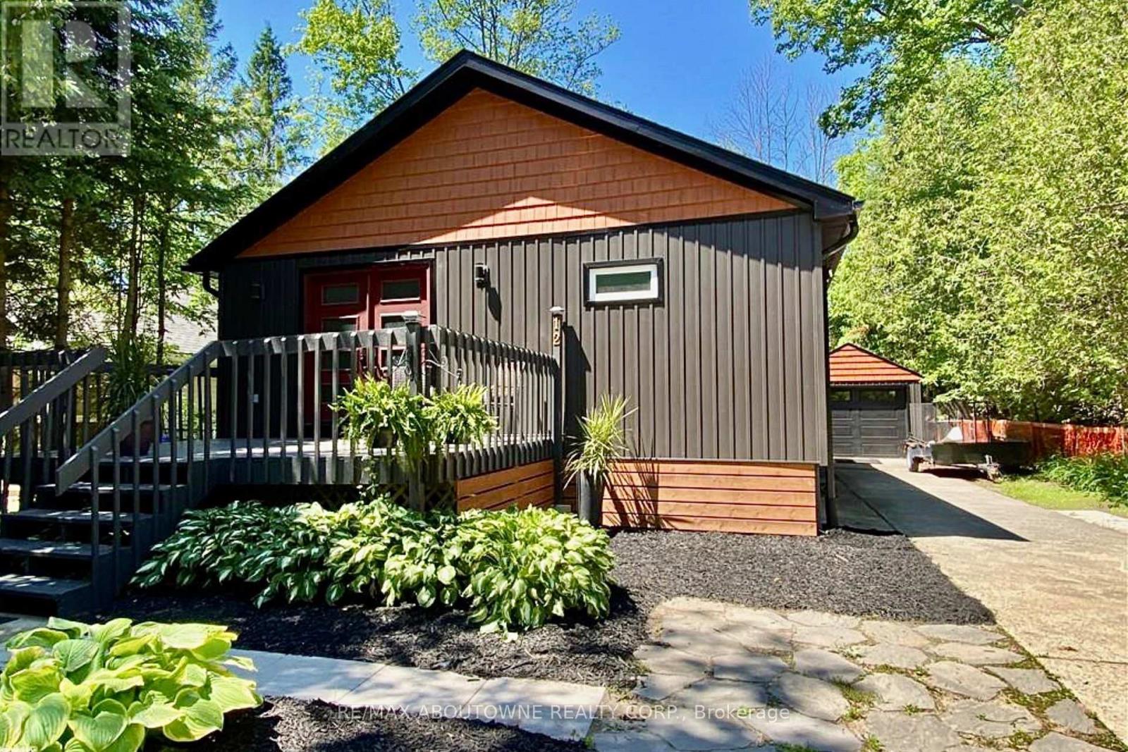 12 49th Street N, Wasaga Beach, Ontario  L9Z 1Y1 - Photo 2 - S12852310