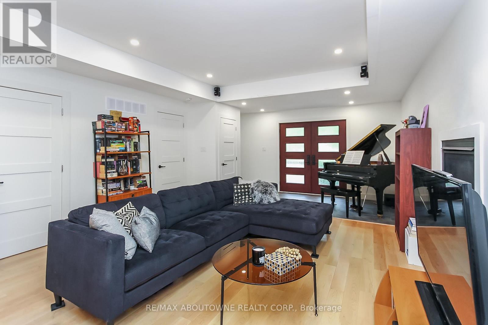 12 49th Street N, Wasaga Beach, Ontario  L9Z 1Y1 - Photo 4 - S12852310