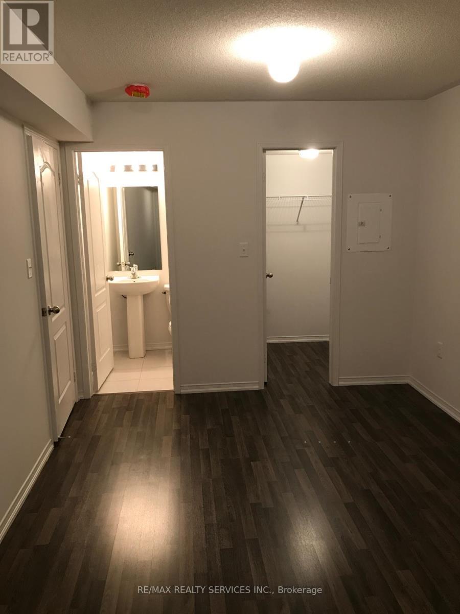 1 - 2500 Post Road, Oakville, Ontario  L6H 0K1 - Photo 3 - W12869090