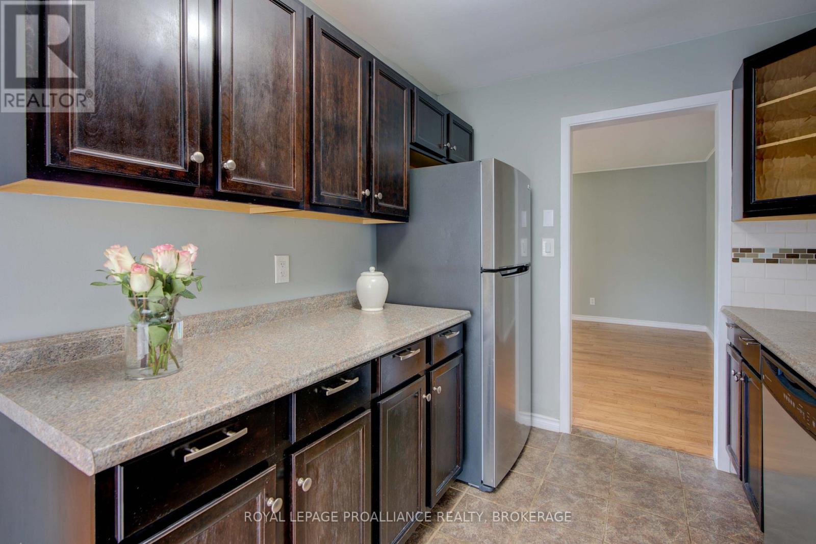 114 Drennan Street, Kingston (Rideau), Ontario  K7K 2S5 - Photo 12 - X12888402