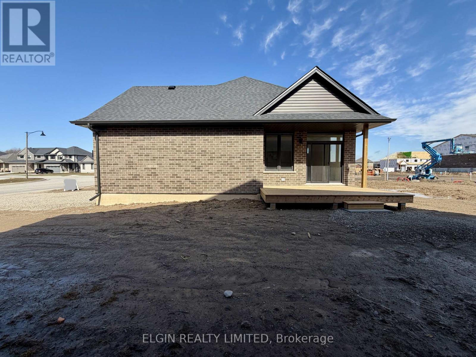 253 Renaissance Drive, St. Thomas, Ontario  N5R 0P9 - Photo 2 - X12766914