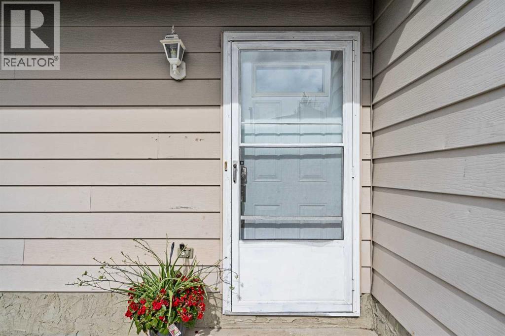 88 Templewood Road Ne, Calgary, Alberta  T1Y 4G9 - Photo 2 - A2287295