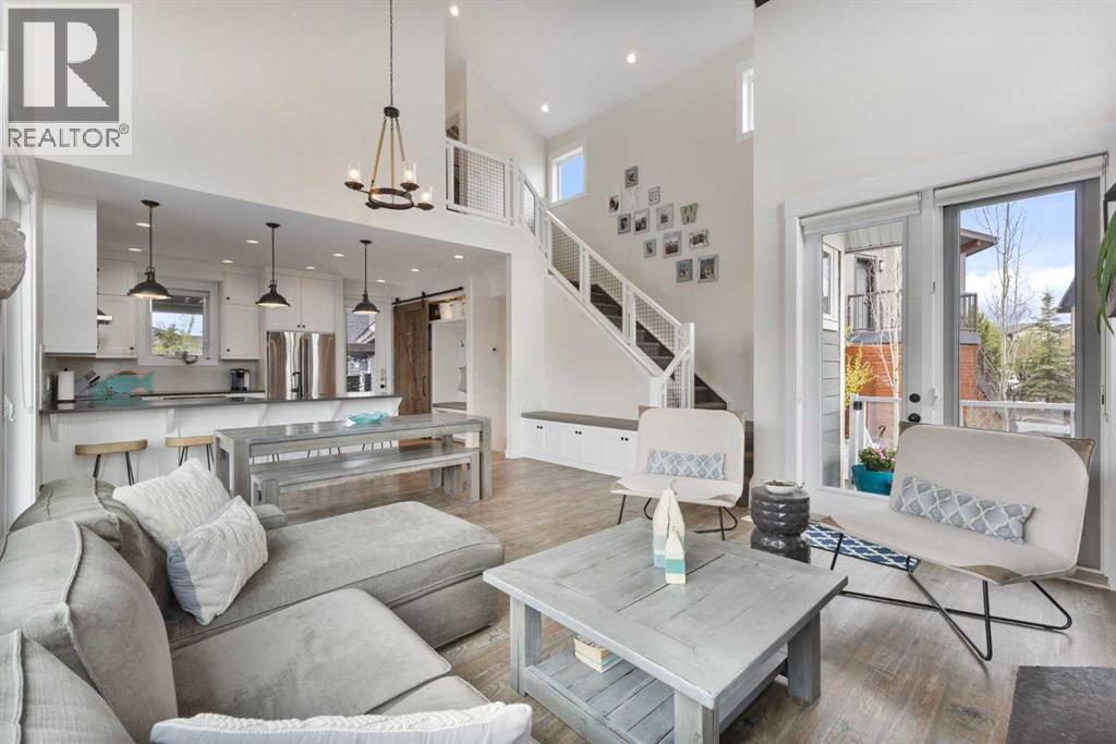 332 Cottageclub Way, Rural Rocky View County, Alberta  T4C 1C3 - Photo 12 - A2293703