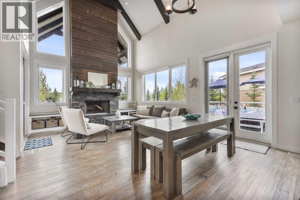 332 Cottageclub Way, Rural Rocky View County, Alberta  T4C 1C3 - Photo 9 - A2293703