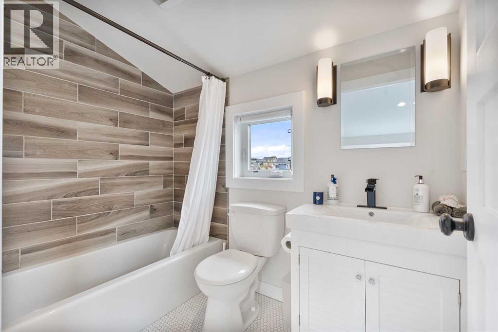 332 Cottageclub Way, Rural Rocky View County, Alberta  T4C 1C3 - Photo 30 - A2293703