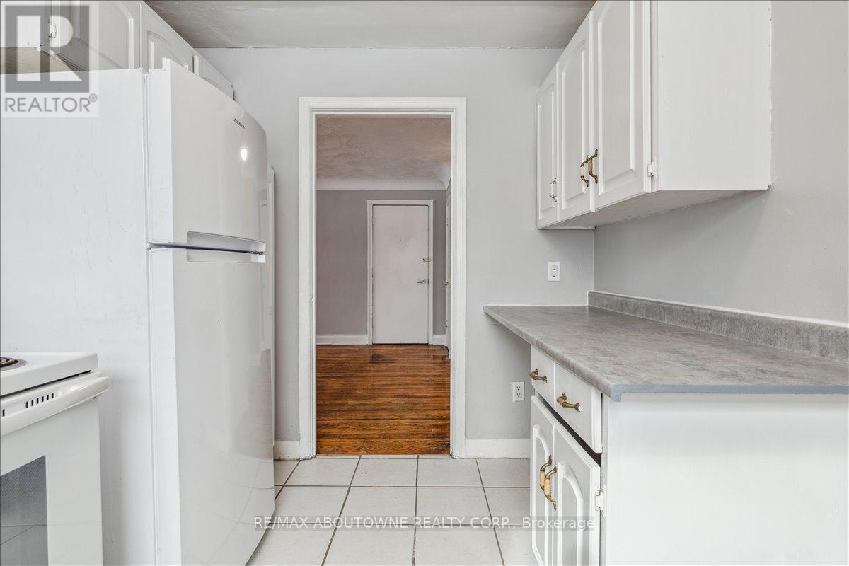 1 - 1023 Churchill Avenue, Oakville, Ontario  L6H 2A7 - Photo 10 - W12712474