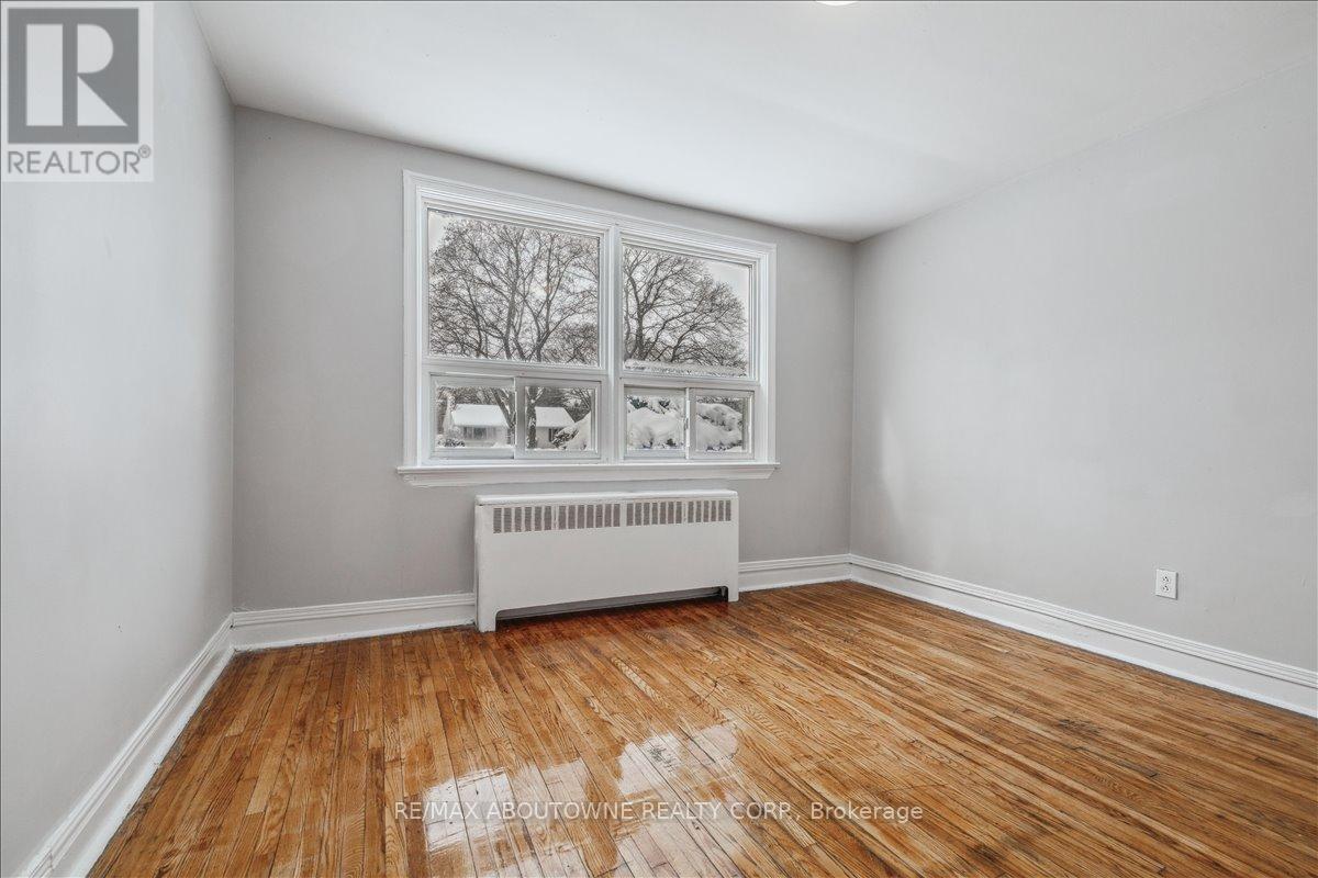 1 - 1023 Churchill Avenue, Oakville, Ontario  L6H 2A7 - Photo 15 - W12712474