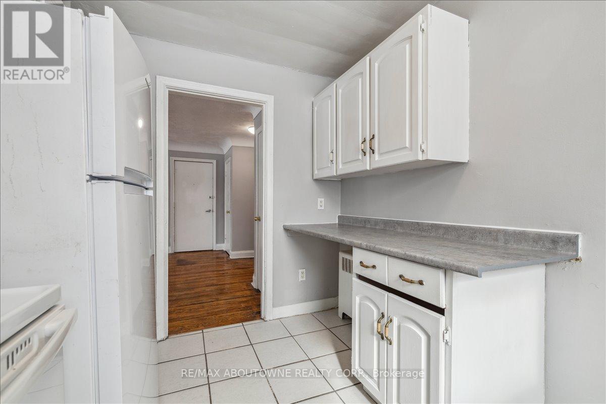 1 - 1023 Churchill Avenue, Oakville, Ontario  L6H 2A7 - Photo 12 - W12712474