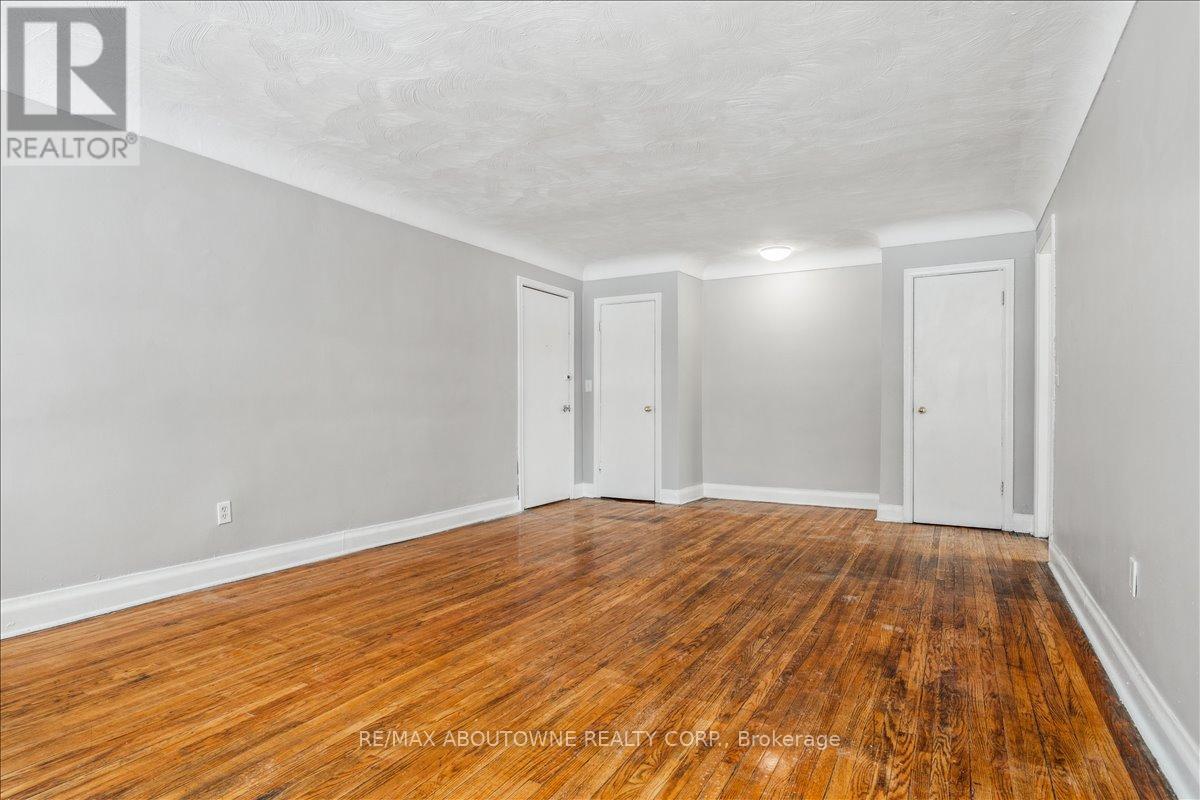 1 - 1023 Churchill Avenue, Oakville, Ontario  L6H 2A7 - Photo 5 - W12712474