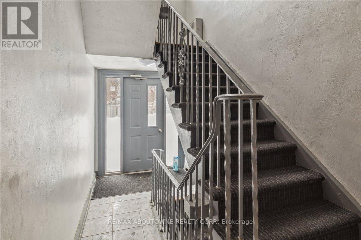 1 - 1023 Churchill Avenue, Oakville, Ontario  L6H 2A7 - Photo 24 - W12712474