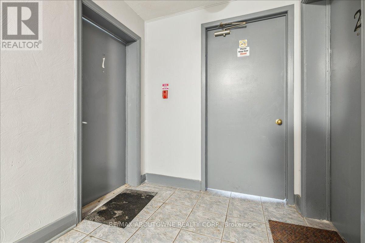 1 - 1023 Churchill Avenue, Oakville, Ontario  L6H 2A7 - Photo 23 - W12712474