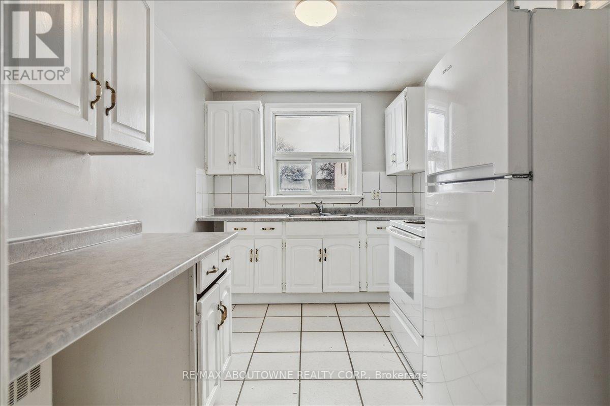 1 - 1023 Churchill Avenue, Oakville, Ontario  L6H 2A7 - Photo 7 - W12712474