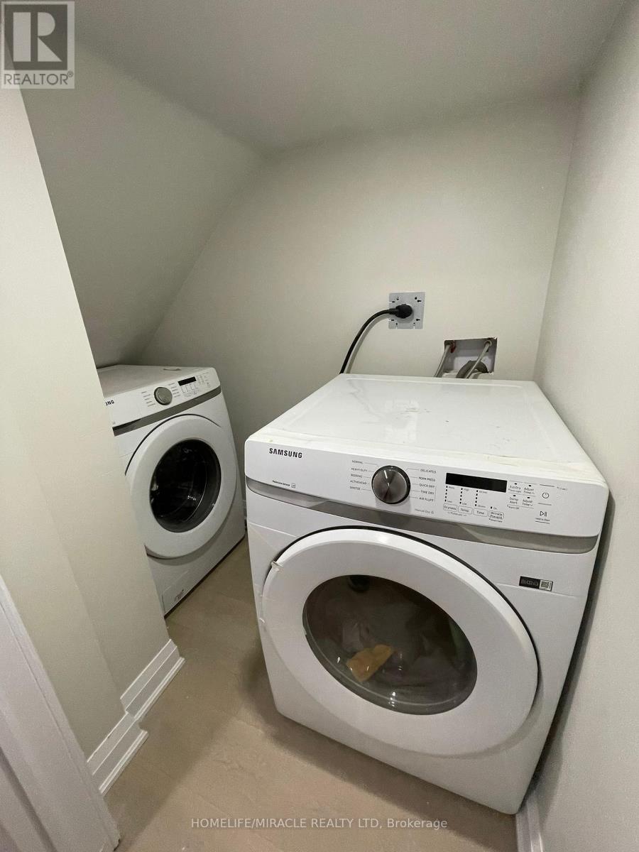 11 Truffle Court, Brampton (Northwest Brampton), Ontario  L7A 5A6 - Photo 6 - W12888274