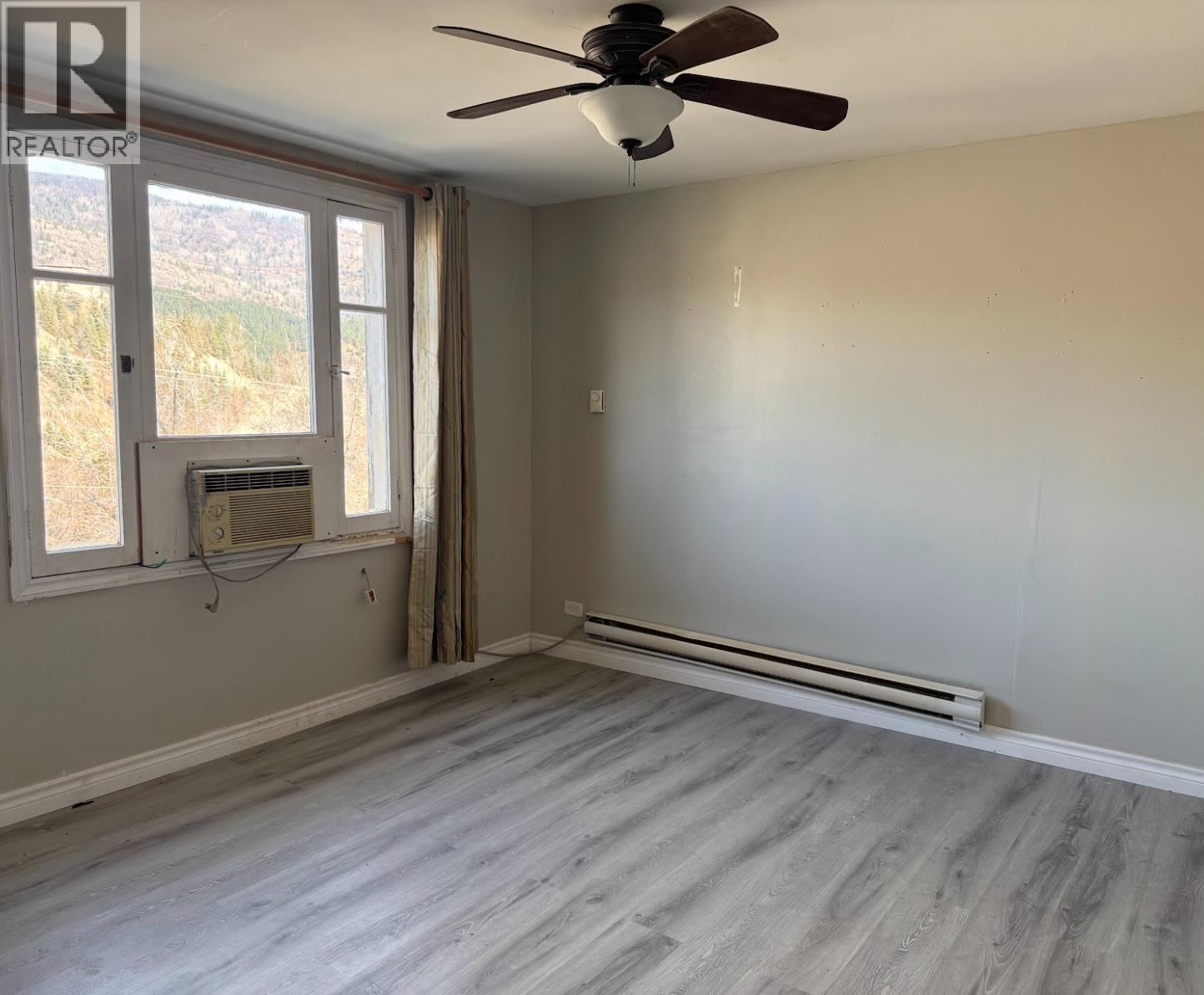 954 Glover Road, Trail, British Columbia  V1R 3J9 - Photo 7 - 10375645