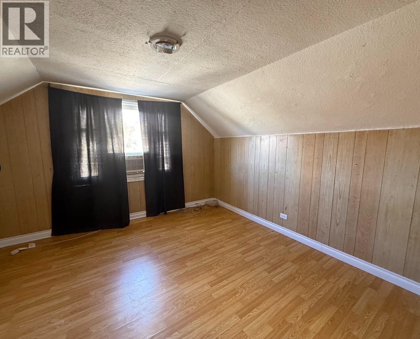 954 Glover Road, Trail, British Columbia  V1R 3J9 - Photo 14 - 10375645