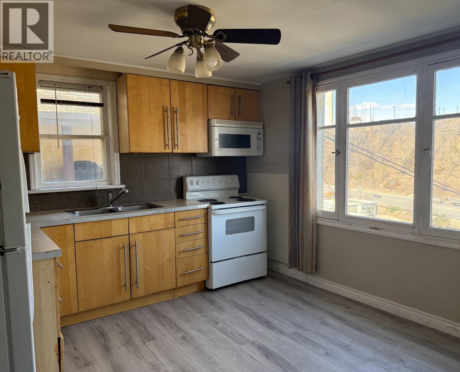 954 Glover Road, Trail, British Columbia  V1R 3J9 - Photo 8 - 10375645