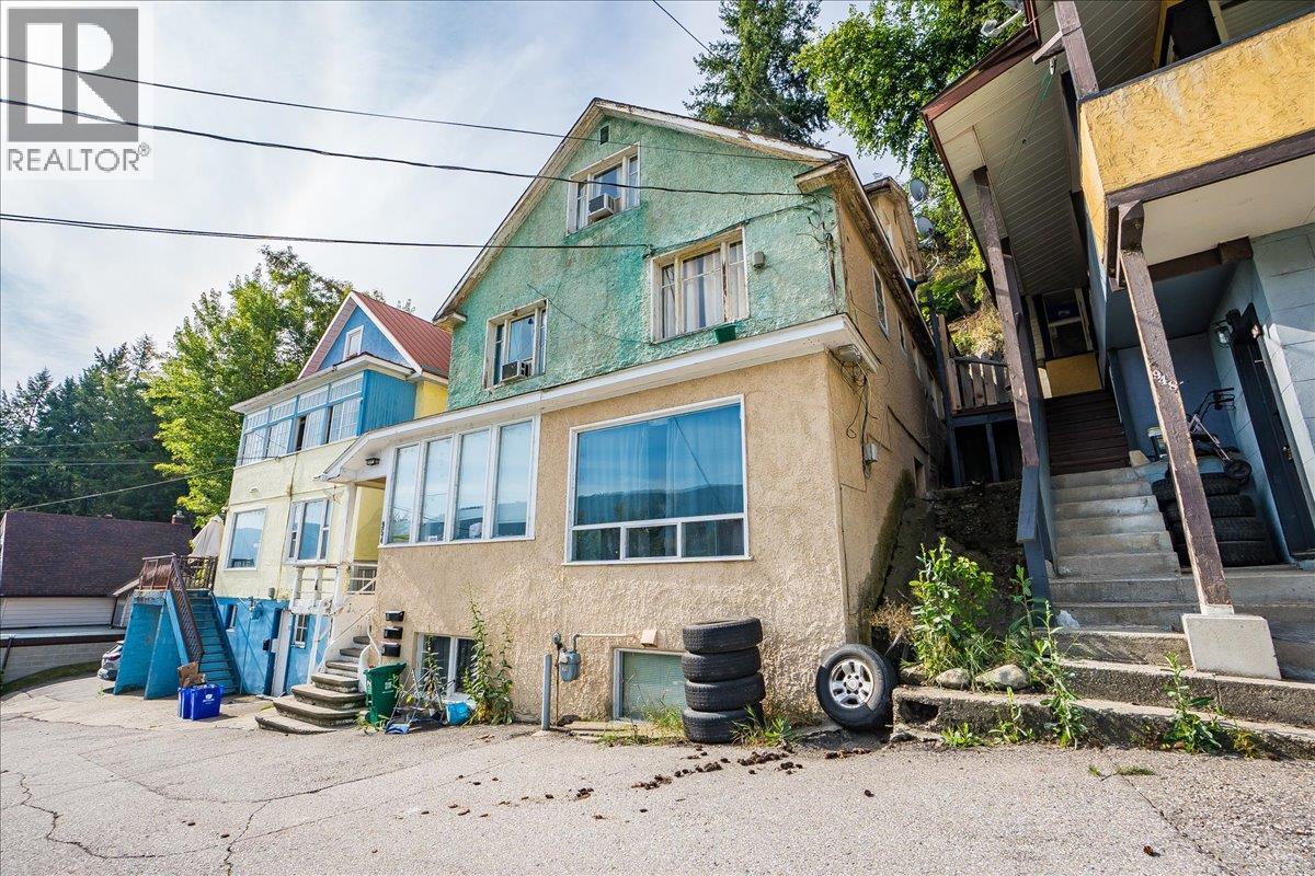 954 Glover Road, Trail, British Columbia  V1R 3J9 - Photo 3 - 10375645