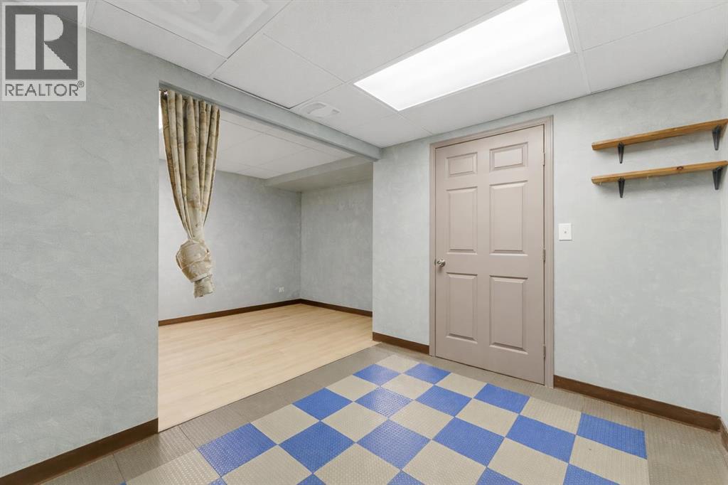 52 Panatella Villas Nw, Calgary, Alberta  T3K 0G6 - Photo 18 - A2293833